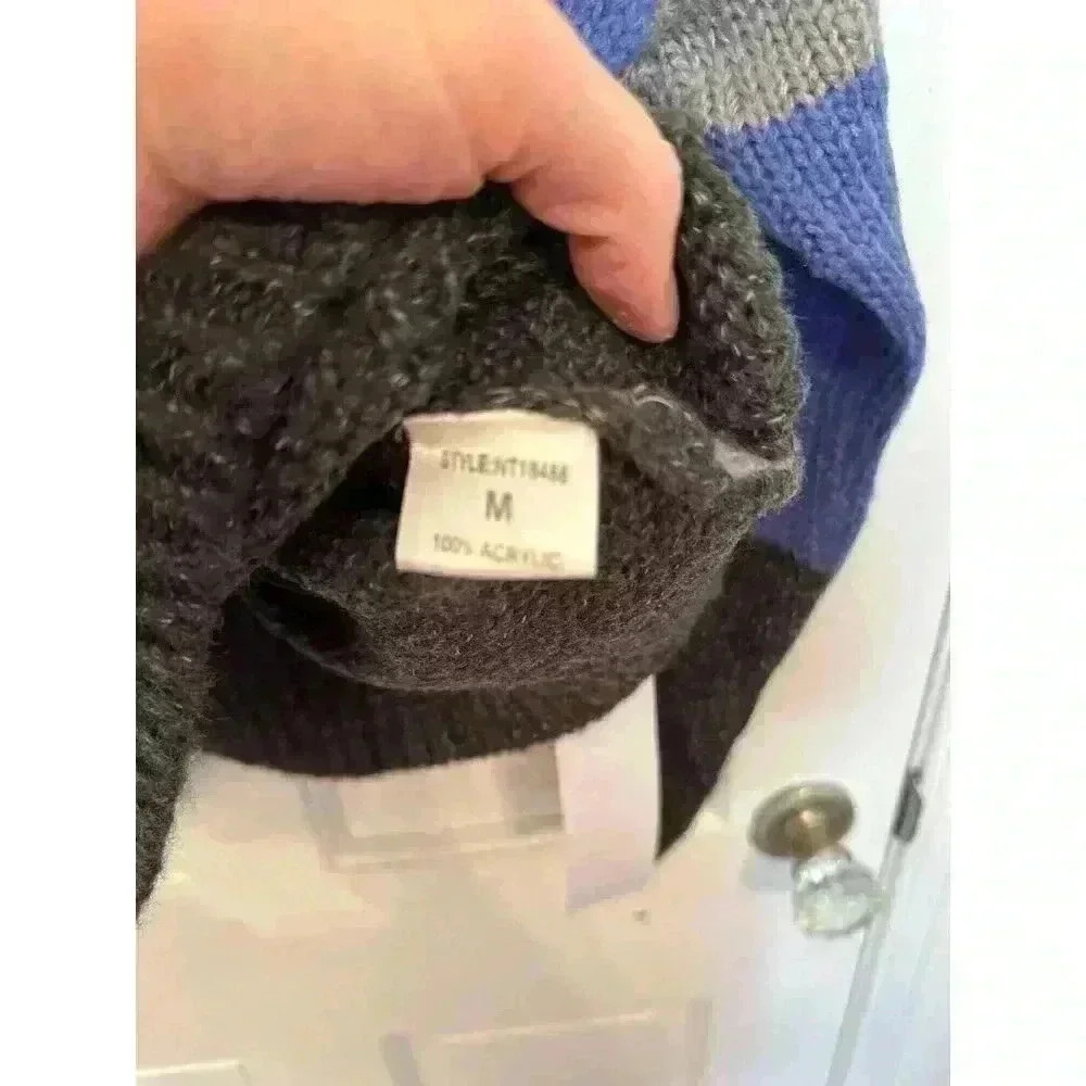 Urban Outfitters Lumiere Blue/Gray Crew Neck Colorblock Sweater size M NWT - Picture 4 of 5